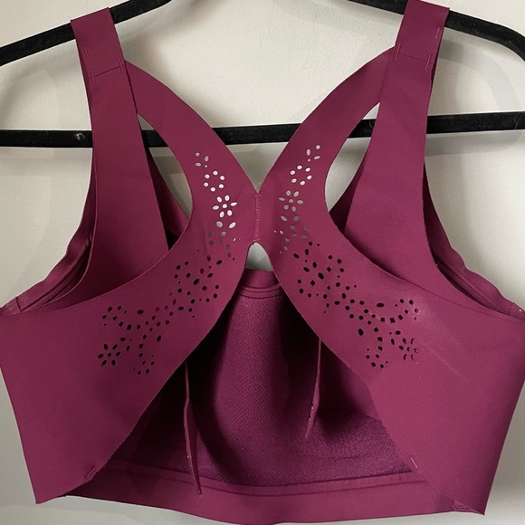 VICTORIA Secret Sport Angel Max purple sports bra size 36D 🌂☂️🔮 - Picture 2 of 5